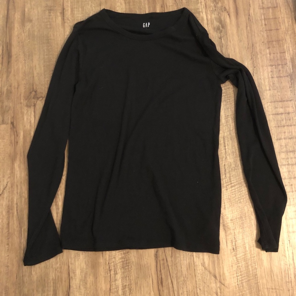 Black long sleeve shirt